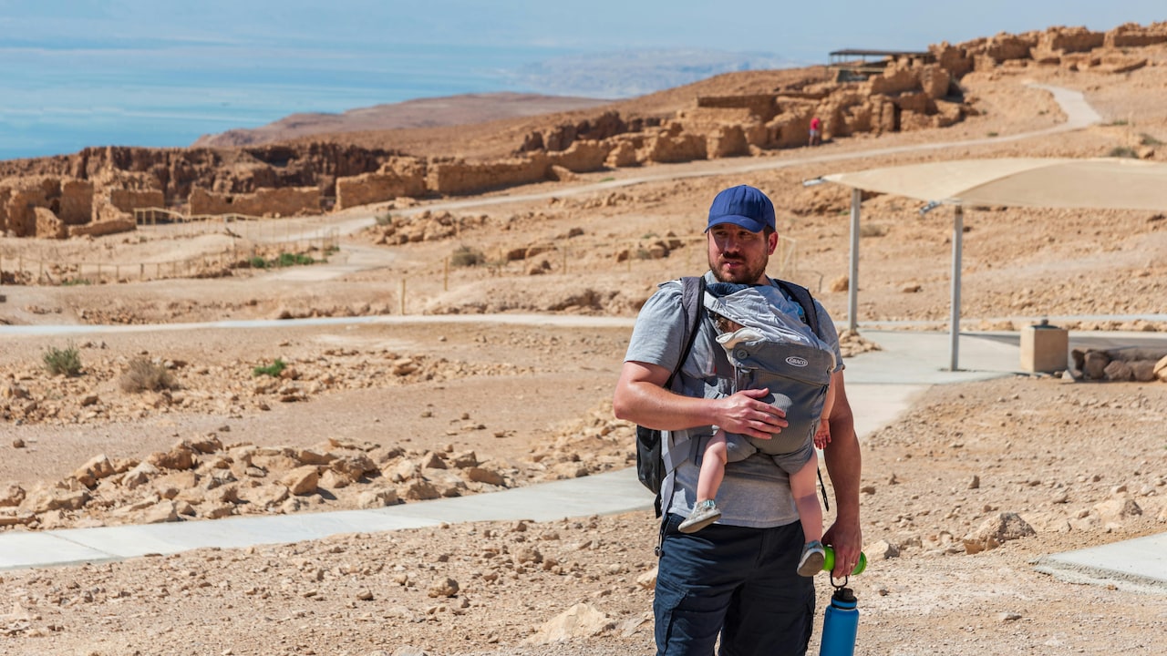 What Makes A Baby Carrier Safe, Breathable and Parent-Friendly?