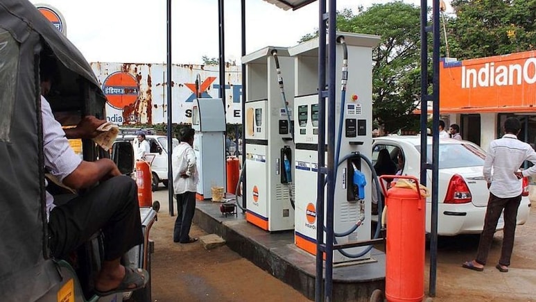 No PUC No Fuel: दिल्ली में आज से पेट्रोल-डीजल का नया नियम, जानें- कैसे होगी गाड़ियों की पहचान