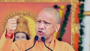 SIR के बाद उप्र में 4 करोड़ मतदाता घटे, कार्यकर्ता पात्र लोगों को वोटर बनवाएं: CM योगी