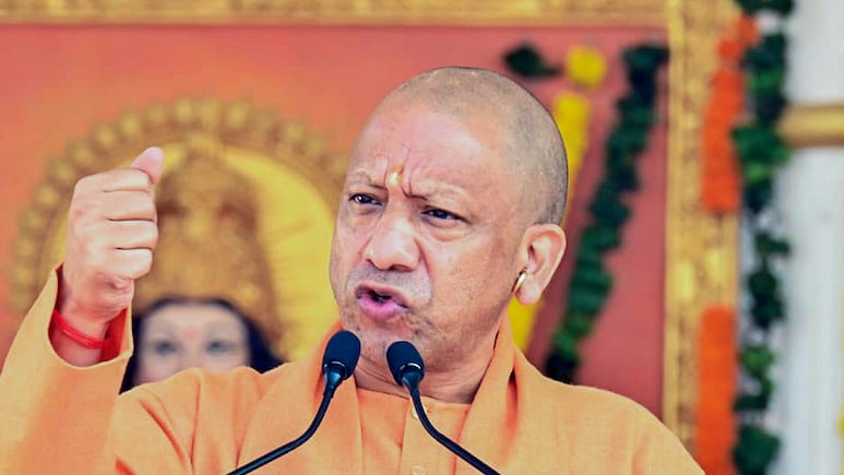 SIR के बाद उप्र में 4 करोड़ मतदाता घटे, कार्यकर्ता पात्र लोगों को वोटर बनवाएं: CM योगी