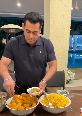 Salman Khan Turns Chef For Riteish Deshmukh With His Special Bhel Puri
