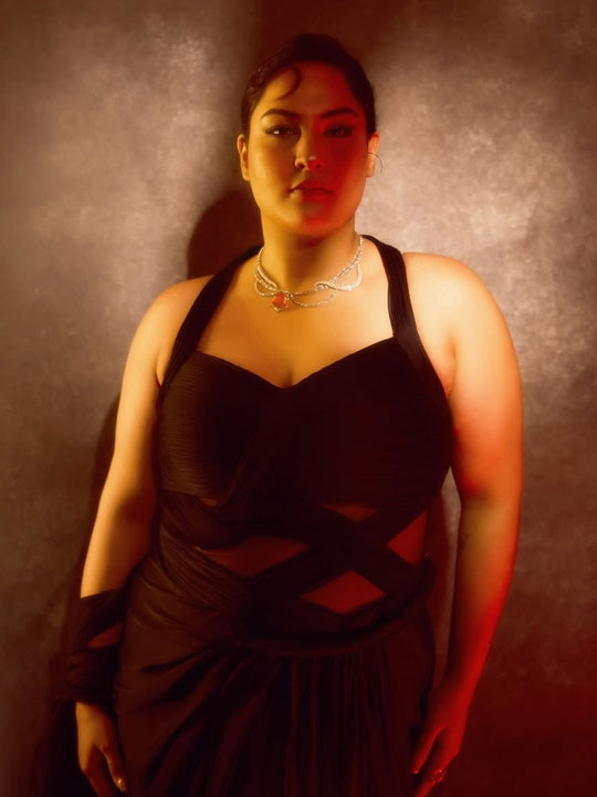 Sakshi Sindwani’s Black Outfit Is All About Confidence and Drama