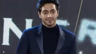 अहान पांडे ने जीता डेब्यूटांट ऑफ द ईयर अवॉर्ड, जानें कौन हैं सैयारा एक्टर