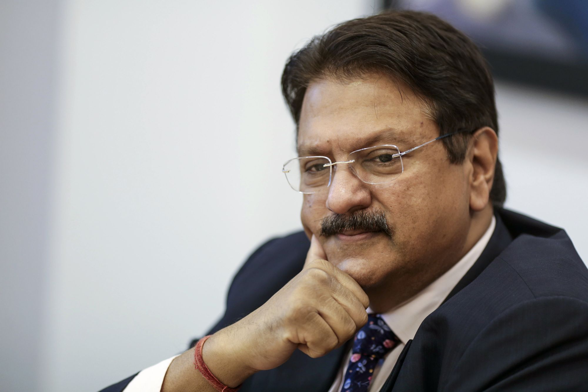 Tycoon Piramal, TPG Weighing Exit From Shriram General, Sources Say
