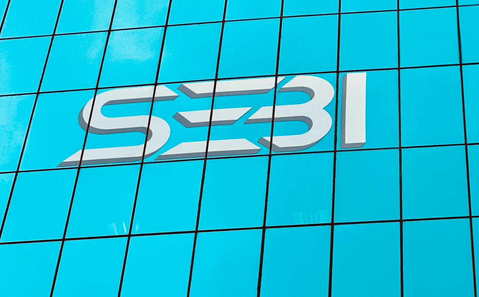 SEBI Caution On Small- And Mid-Cap Funds May Drive Flows Into Large Caps