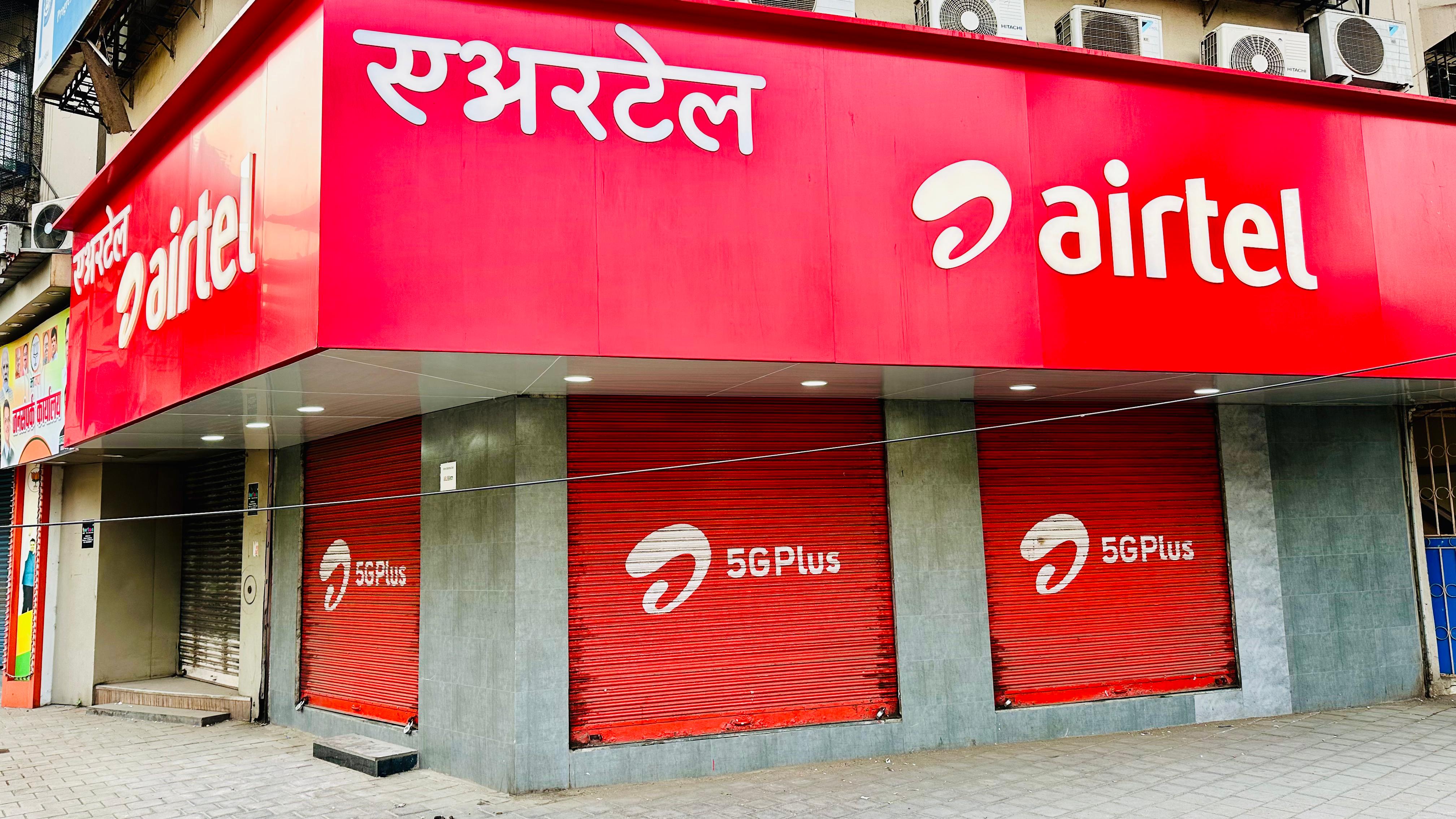 Bharti Airtel Stock Falls After Promoter Offloads Shares Worth Rs 8,485 crore