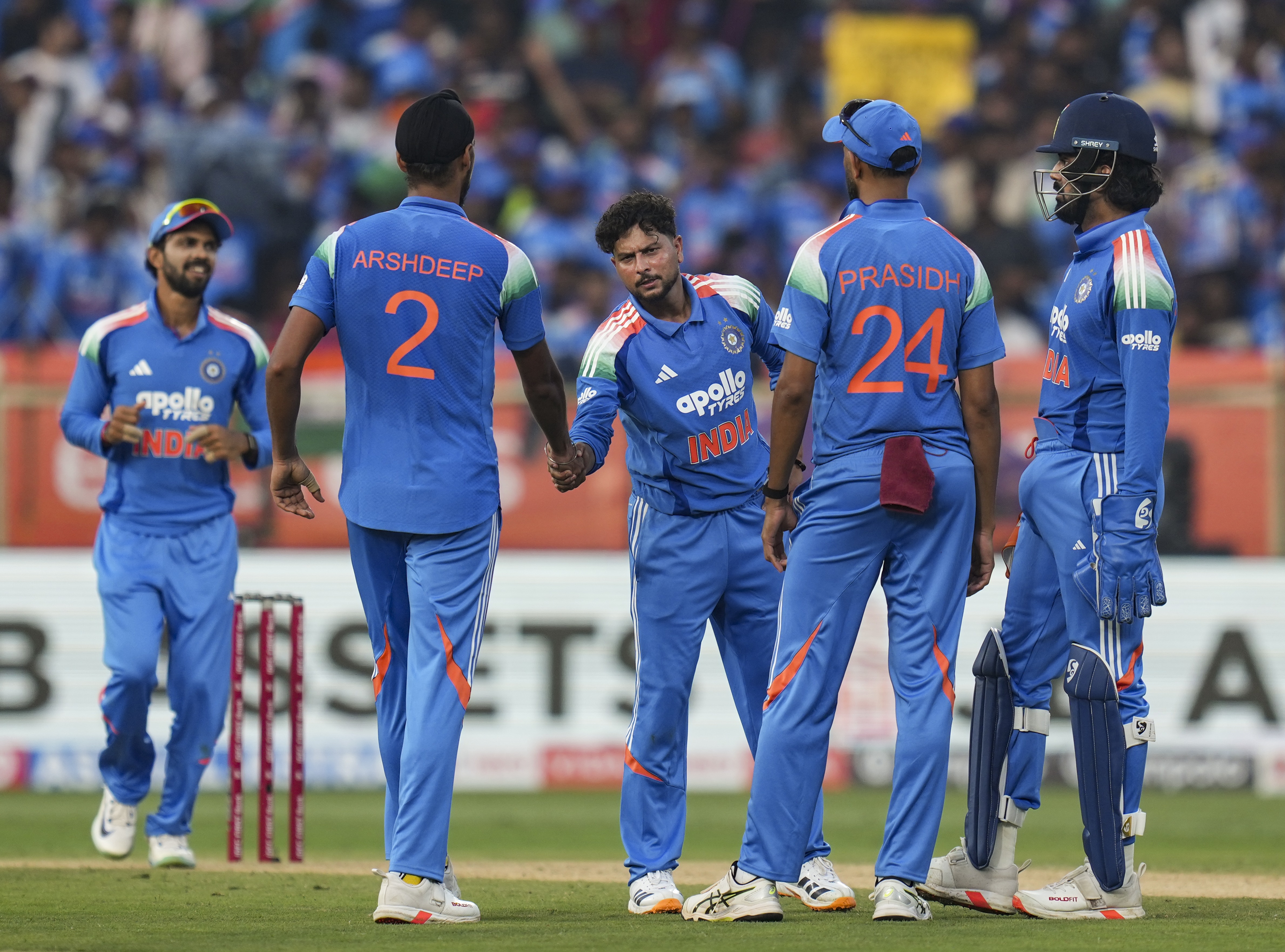 IND vs SA LIVE Score, 3rd ODI: प्रसिद्ध-कुलदीप का चला जादू, डी कॉक के शतक के बावजूद साउथ अफ्रीका 270 पर ऑल आउट