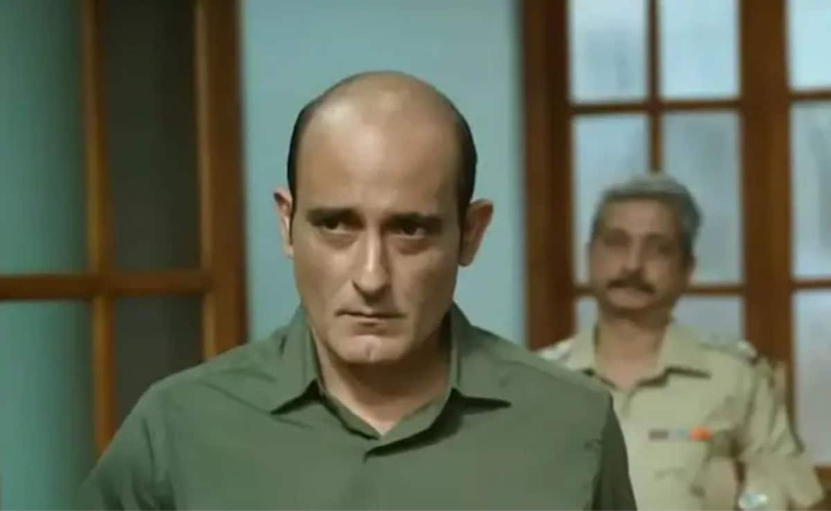 जब मुंबई छोड़ विदेश जा रहे थे अक्षय खन्ना, फिर सनी देओल की फिल्म ने बदली किस्मत, कहलाए शानदार एक्टर