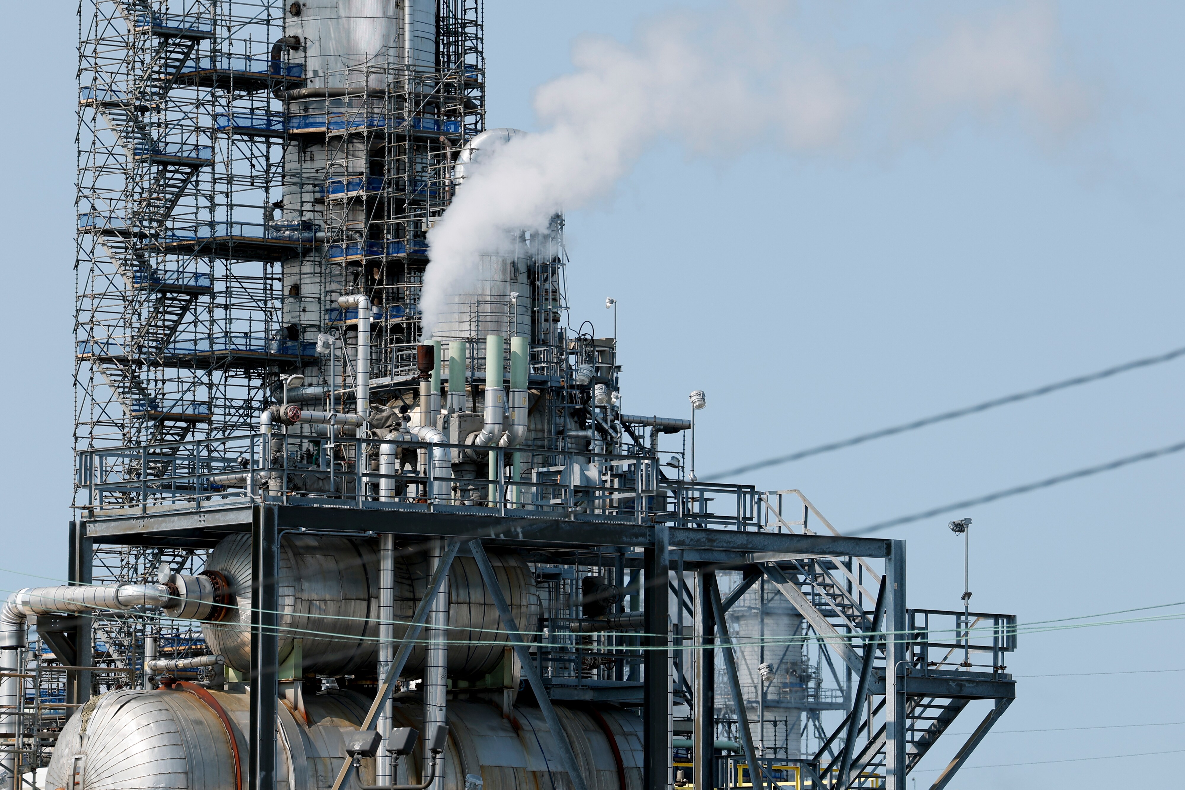 Oil Falls To Lowest Since 2021 As Trump Trade Wars Cloud Outlook