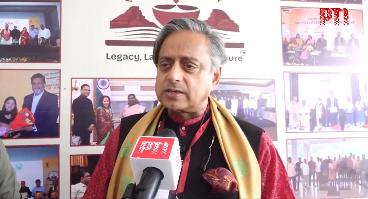 शशि थरूर ने बिहार के विकास की जमकर की तारीफ, क्या दे रहे हैं नए संकेत?