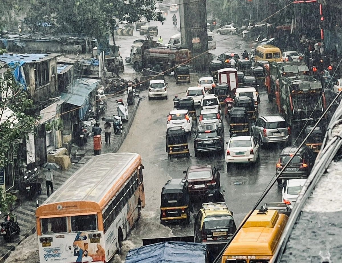 June Auto Wholesales Remain A Mixed Bag; Commercial Vehicles, Tractors Surprise: Motilal Oswal