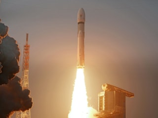 ISRO बना ग्लोबल हीरो! 'बाहुबली' रॉकेट से स्पेस में पहुंचाई सबसे भारी विदेशी सैटेलाइट, सेट किया रिकॉर्ड