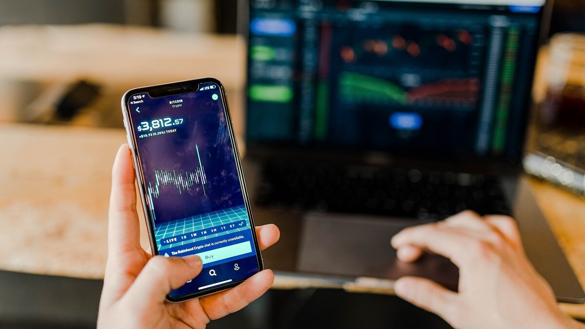 Sensex, Nifty Fall For Second Day Dragged By Auto Stocks; FPIs Stay Net Buyers