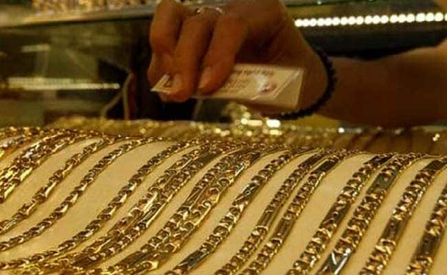 Gold Price Today: Gold Futures Fall Below Rs 46,650/10 Grams Mark Tracking Global Rates