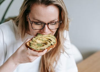 Want To Look 25 At 40? Wellness Coach Shares 4 Healthy Ageing Foods