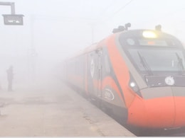 कोहरे की वजह से लेट हो रही है ट्रेन, अब रेलवे ने ट्रेन संचालन को लेकर उठाए बड़े कदम