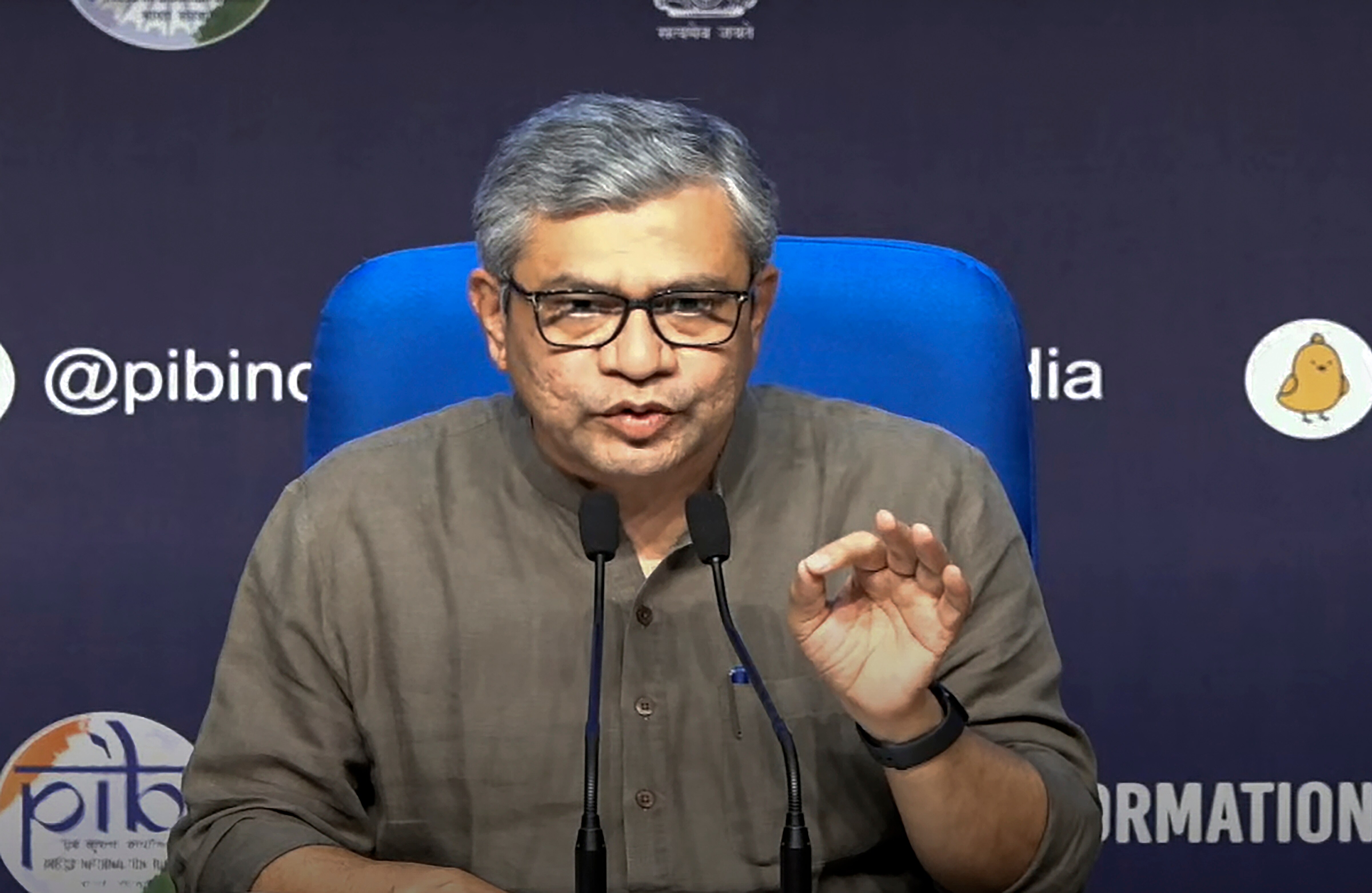 India To Develop Own Foundational AI Model: Ashwini Vaishnaw