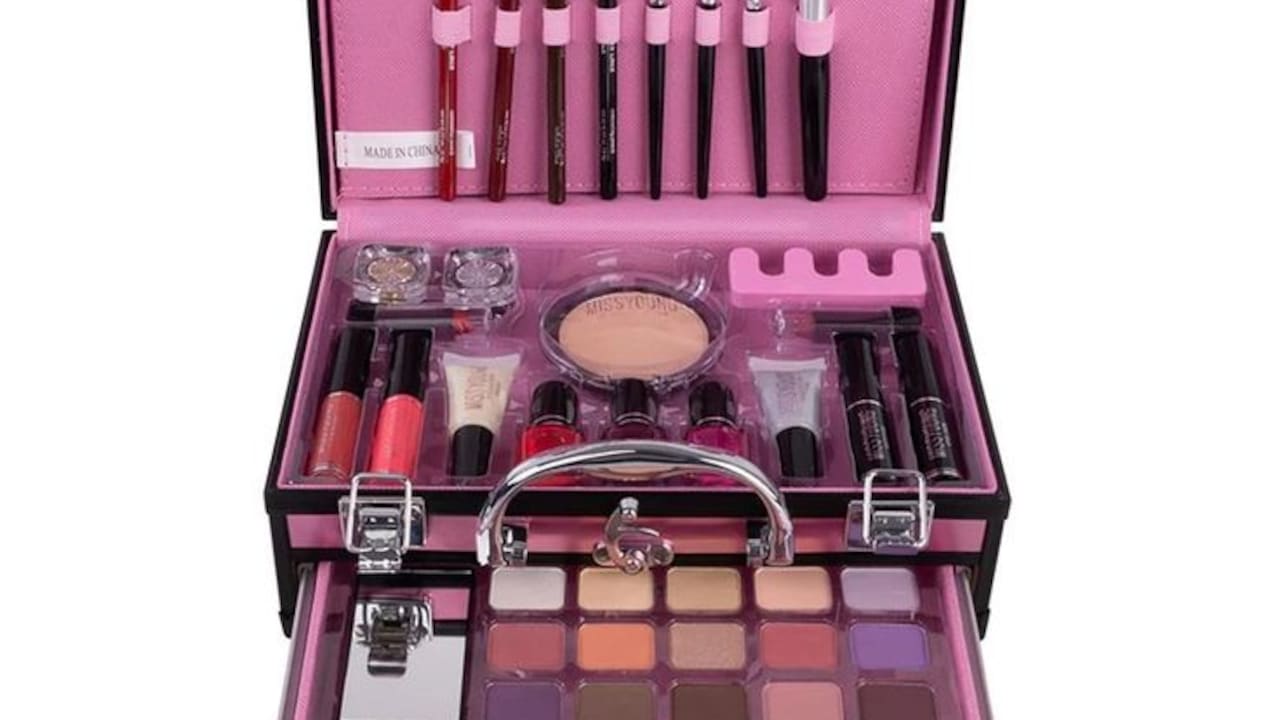 Top 5 Make-Up Kits For Women That Offer Complete Face Essentials Top 5 Make-Up Kits For Women That Offer Complete Face Essentials