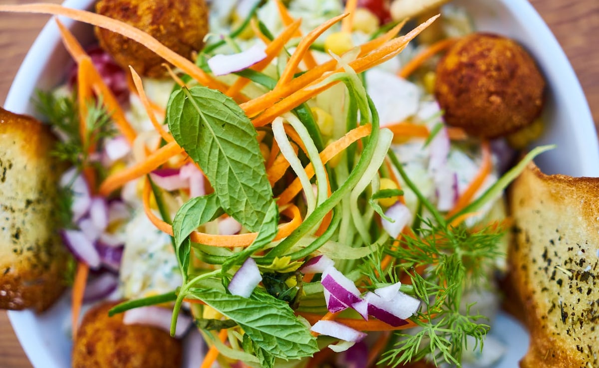 Salads are a good way to add fibre to your diet