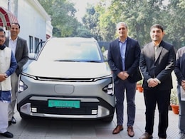 Union Minister Pralhad Joshi Checks Out Kia Carens Clavis EV