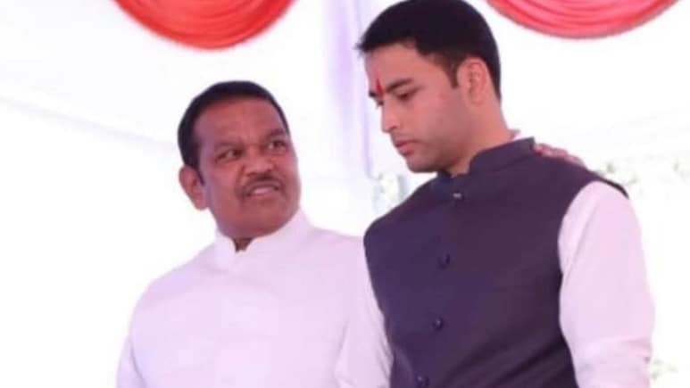 पिंपरी-चिंचवडमध्ये खासदारपुत्राची एन्ट्री! विश्वजित बारणे यांनी भरला उमेदवारी अर्ज, महायुतीत ताण कायम