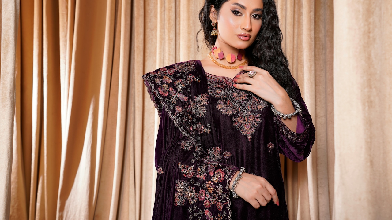 Which ethnic wear will you choose from Amazon Serve Sale? Which ethnic wear will you choose from Amazon Serve Sale?