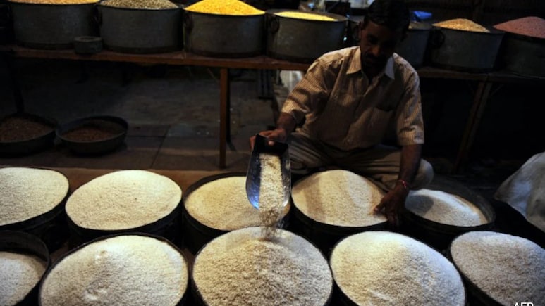 अमेरिका-ईरान युद्ध के चलते एक्सपोर्ट ठप, 4 लाख टन चावल रास्ते में फंसा, कीमतों में आई गिरावट