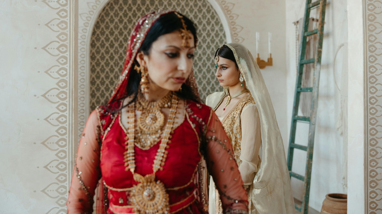 7 Bridal Lehengas That Balance Tradition, Comfort, and Style 7 Bridal Lehengas That Balance Tradition, Comfort, and Style