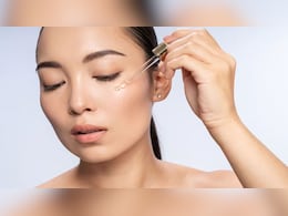 चेहरे पर कौन सा तेल लगाने से एजिंग के साइन कम हो जाते हैं? जानें स्किन को जवां रखने के लिए कौन सा तेल लगाएं
