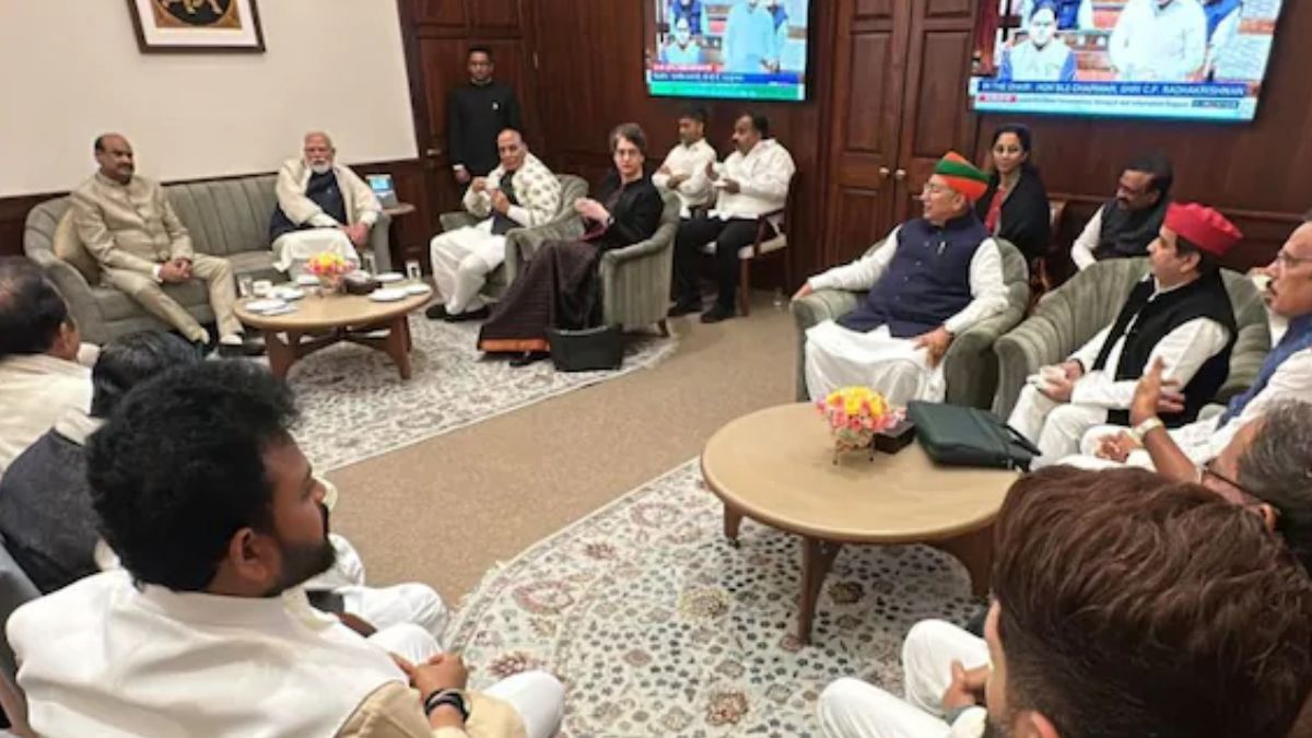 SP नेता  धर्मेंद्र यादव बोले- सत्र थोड़ा लंबा होता तो अच्छा होता, PM का जवाब सुन लगे ठहाके