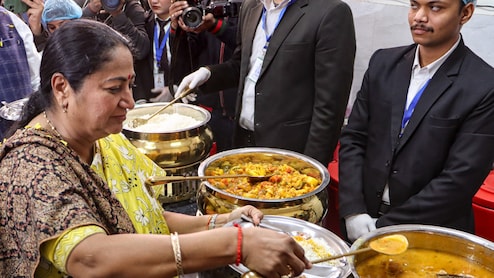 दिल्ली में 5 रुपये थाली वाली अटल कैंटीन कहां-कहां खुली, मंगोलपुरी से राजौरी गार्डन तक यहां देखिए पूरी लिस्ट