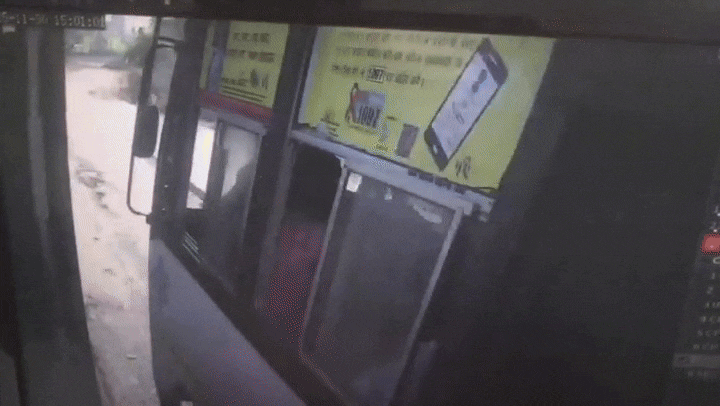 रोडवेज बस और टोलबूथ के बीच फंसकर टायर से कुचले BSF जवान मनोज रोडवेज बस और टोलबूथ के बीच फंसकर टायर से कुचले BSF जवान मनोज