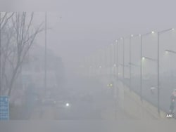 Smog Returns To Delhi As Air Quality Slips Back Into 'Very Poor' Zone