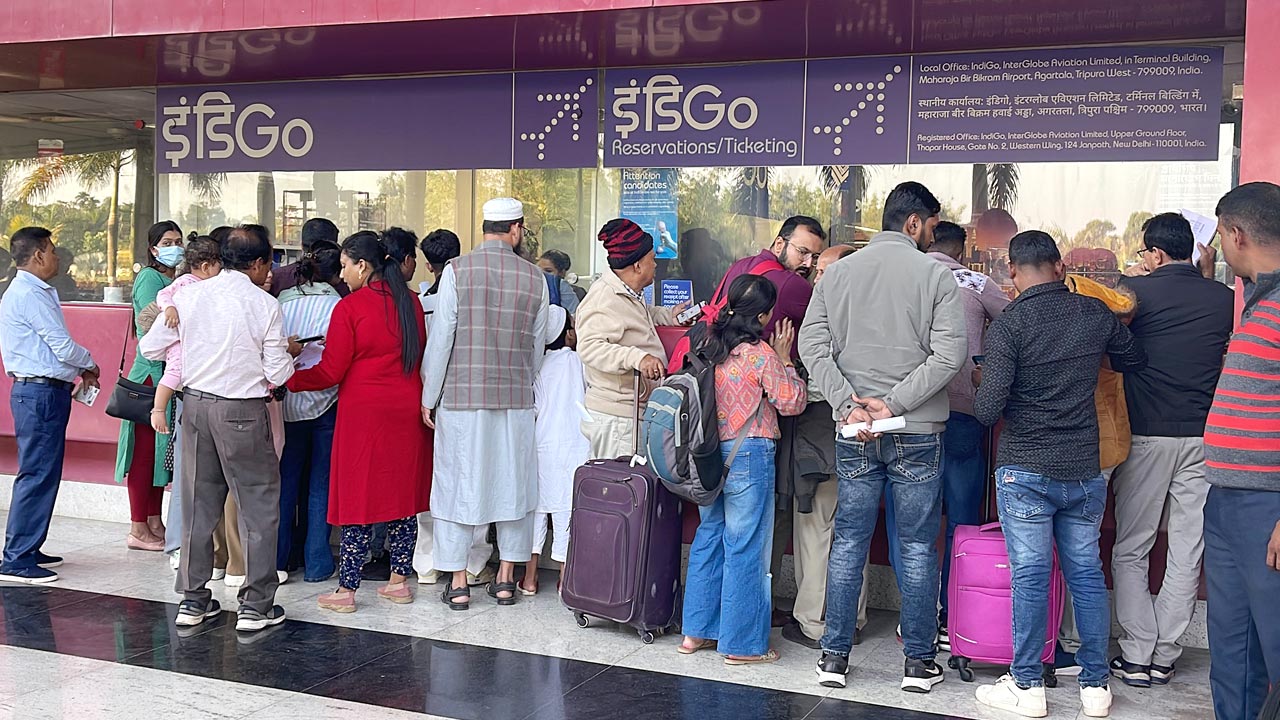 IndiGo Crisis Continues: Over 400 Flights Cancelled On Day 5 Amid Passenger Confusion