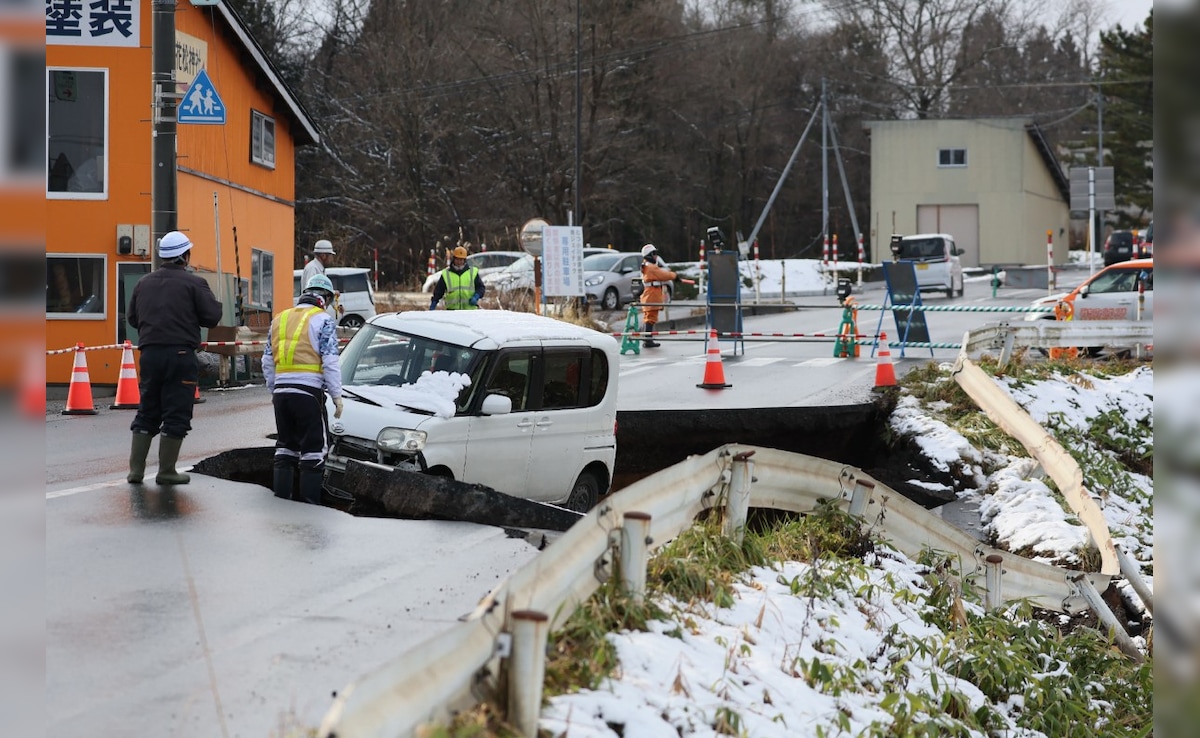 Over 30 Injured After 7.5 Magnitude Quake Hits Japan