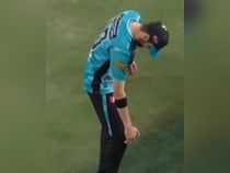 Big Blow For Pakistan Ahead Of T20 World Cup? Shaheen Afridi Limps Off The Field In BBL