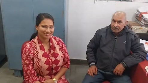 DSP Success Story: जिसे दुनिया कहती थी बोझ, उसकी काबिलियत से लोगों को बदलनी पड़ गई अपनी सोच, जानिए नेहा प्रजापति की स्टोरी