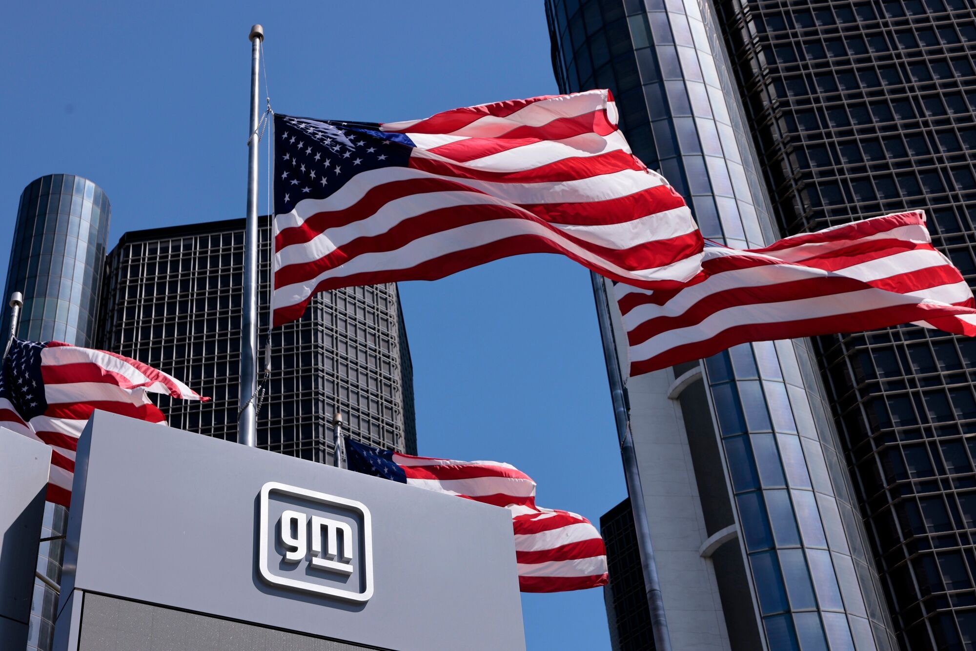 GM Plans To Cut 1,000 Salaried Workers In Bid To Reduce Costs