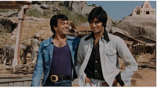 शोले में गब्बर बनना चाहते थे धर्मेंद्र, नहीं करना चाहते थे वीरू का रोल,  फिर रमेश सिप्पी ने ऐसे किया हीमैन का तैयार