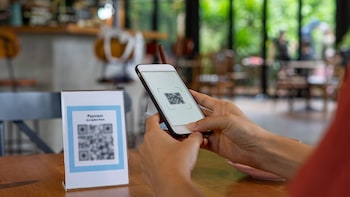 Credit Cards Linked To UPI Exempt From New 0.4% MDR, Govt Clarifies