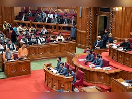 कोडीन कफ सिरप के मुद्दे पर यूपी विधानसभा में हंगामा, SP की नारेबाजी, बीजेपी का पलटवार