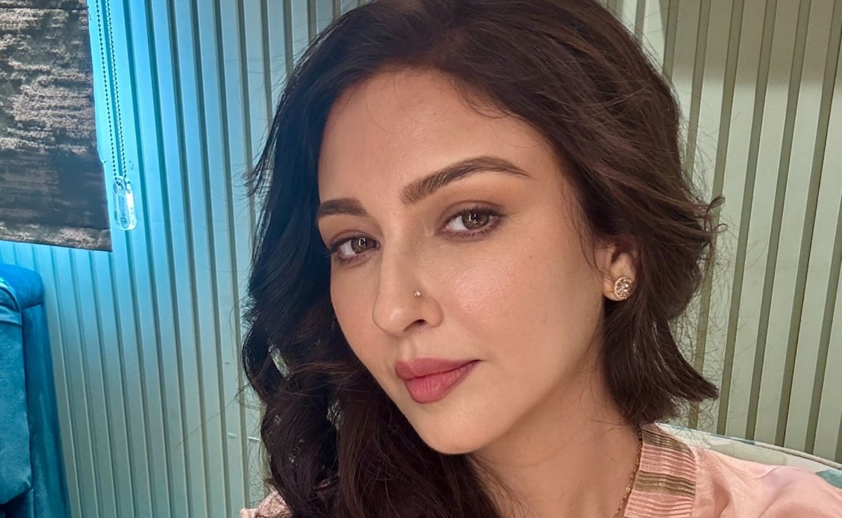 धुरंधर में अक्षय खन्ना की पत्नी उल्फत बनीं भाबी जी घर पर हैं की गोरी मेम, बोलीं-हम एक बेहतरीन जोड़ी हैं