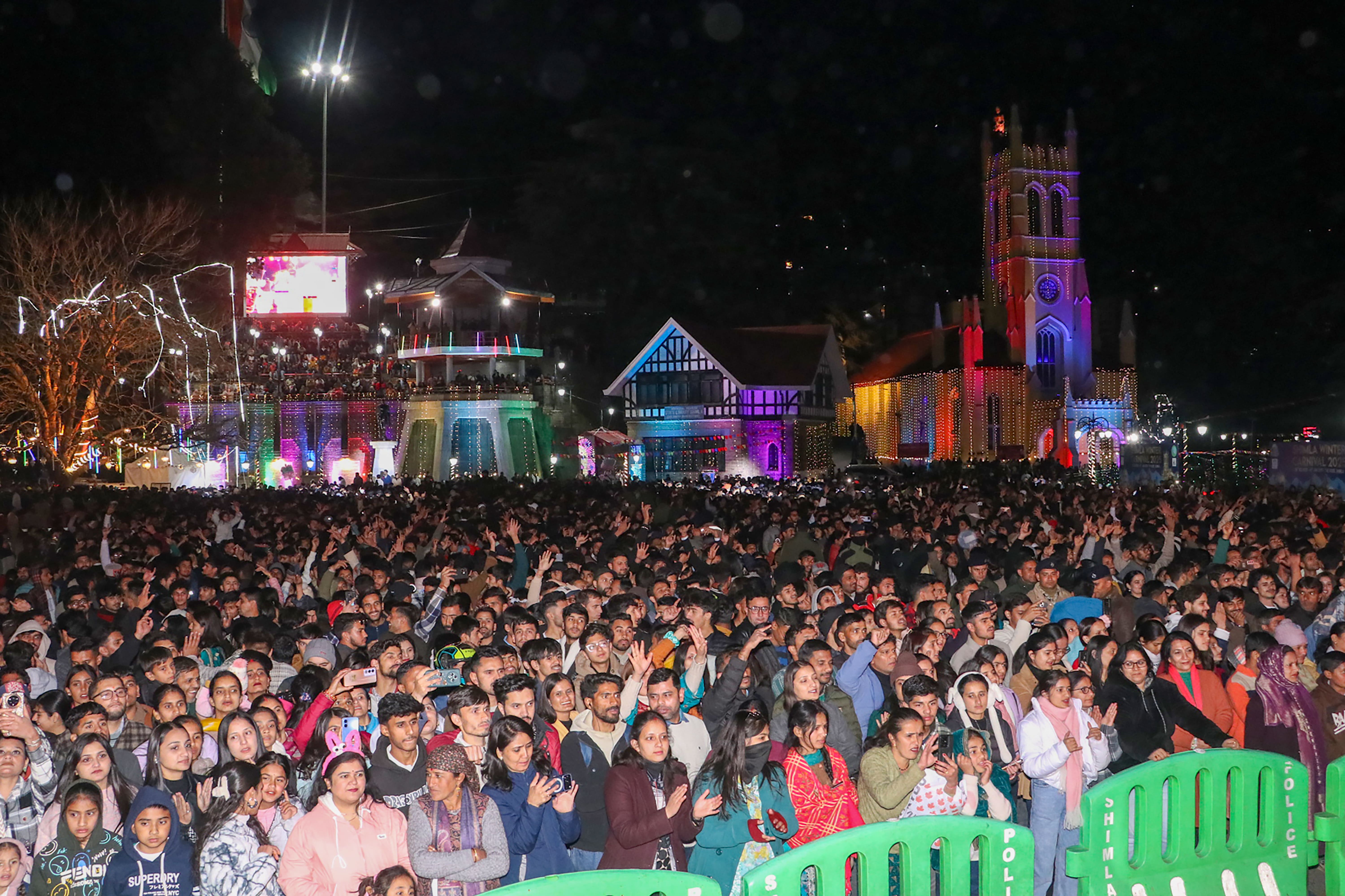 New Year Party: दिल्ली, गोवा, कश्मीर, मनाली... नए साल के जश्न पर कहां कैसी तैयारी? जानें हर अपडेट