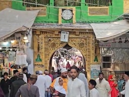 उर्स में अजमेर दरगाह पर पीएम मोदी के चादर भेजने पर रोक की मांग, कोर्ट में दायर हुई याचिका