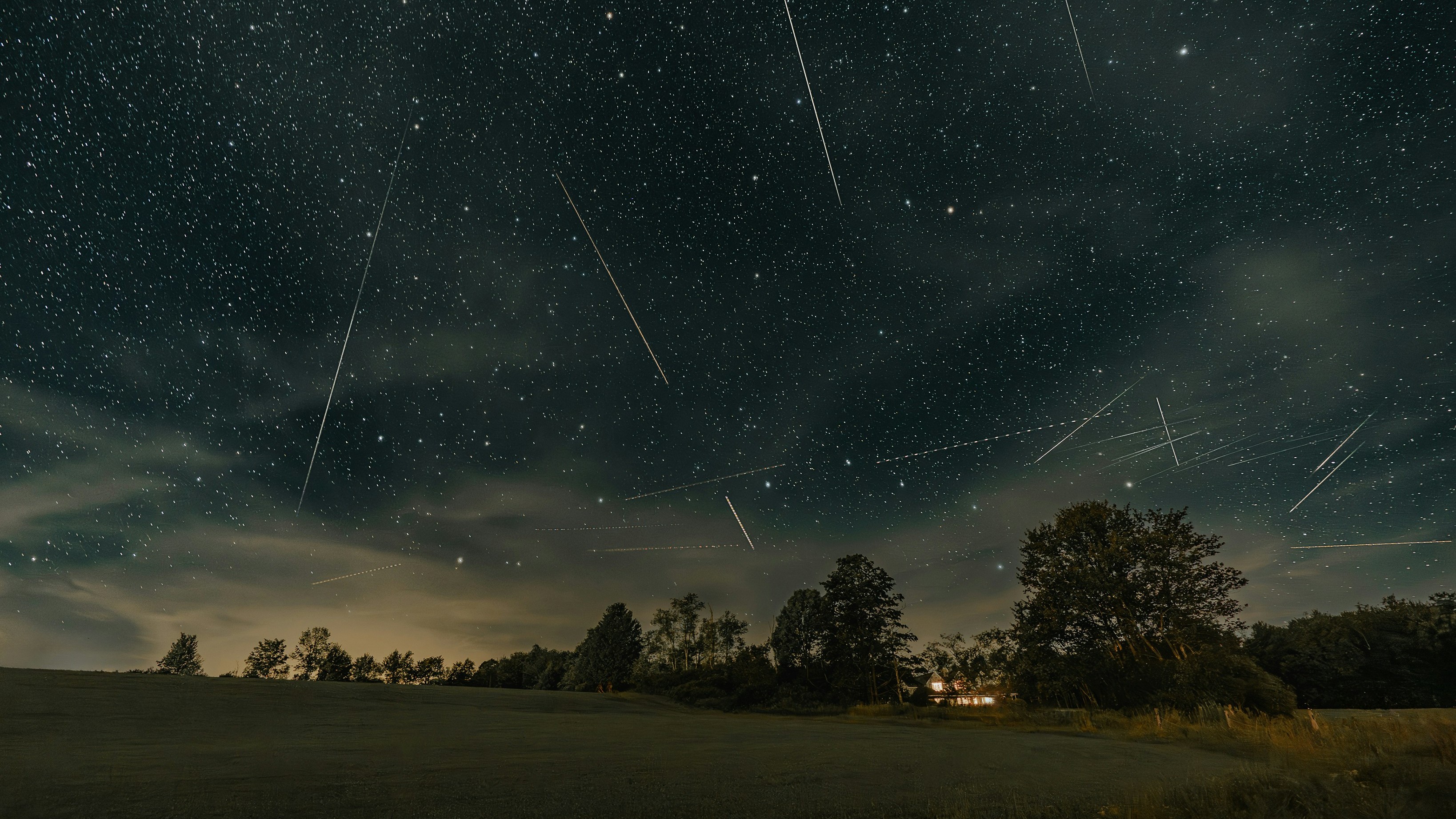 Geminids Meteor Shower 2025 Time: Check When And How To Watch Shooting Stars Tonight