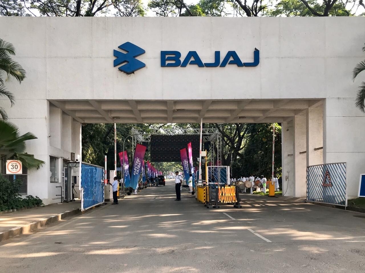 Bajaj Auto Teases World's First CNG Motorcycle 'Bruzer' Ahead Of Launch