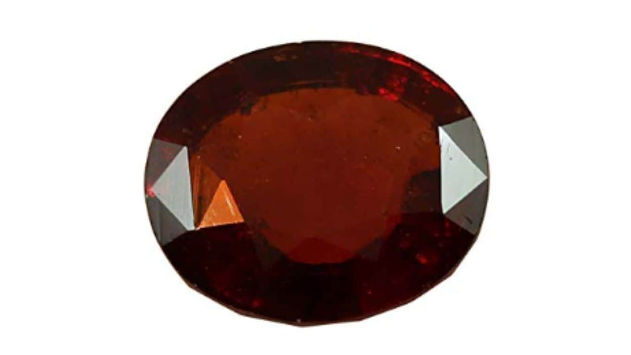 गोमेद रत्न किसे पहनना चाहिए? किस राशि के लिए होता है शुभ, जानिए फायदे और नुकसान