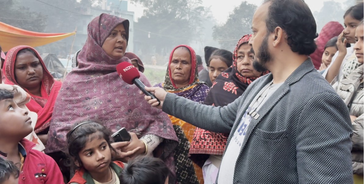 Nearly 300 Families Stranded In This Delhi Locality After Sealing Drive By UP Body