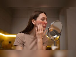 New Year 2026 में स्किन के साथ कभी न करें ये गलती, डर्मेटोलॉजिस्ट ने बताया आज ही छोड़ दें ये 10 Skincare Mistakes