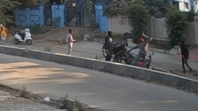 On CCTV, Telangana Man Killed By 6 Men With Knives Outside Child's School
